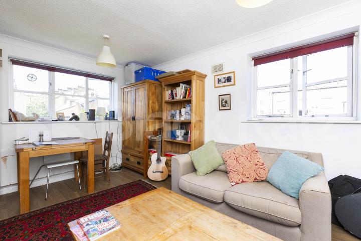 A spacious one double bedroom flat located between Archway and Finsbury Park Cornwallis Square, Archway